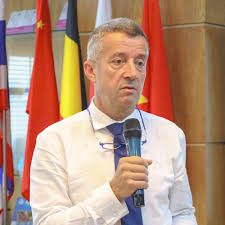 Avatar for Prof. (Dr.) Laurent Grosclaude